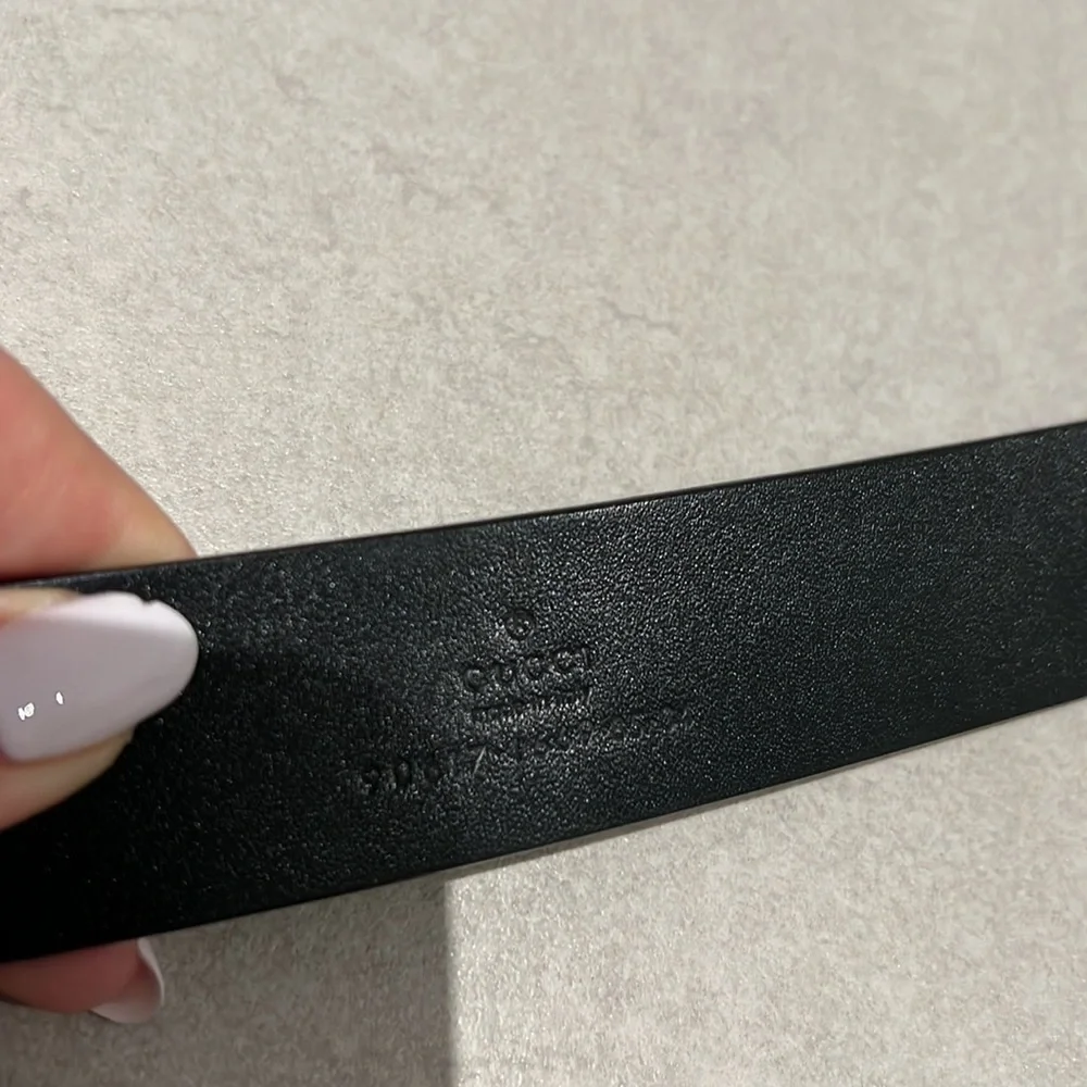 GUCCI MEN BLACK LEATHER BELT WITH SILVER HARDWARE ELEGANT LUXURY DESIGNER